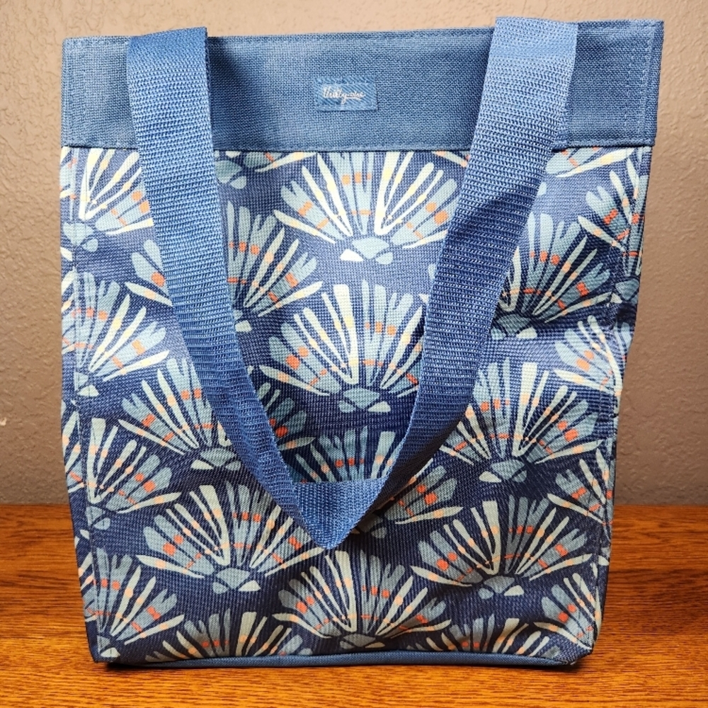Thirty-One Essential Storage Tote Etched Shells Beach Shell Print Tote